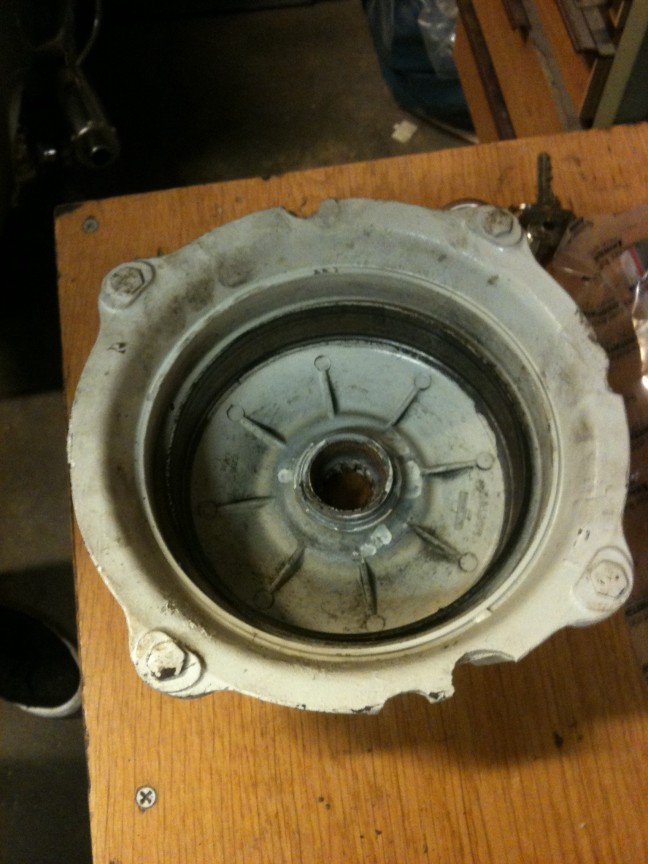 rear hub showing the crack in the hub corresponding to the same on engine case